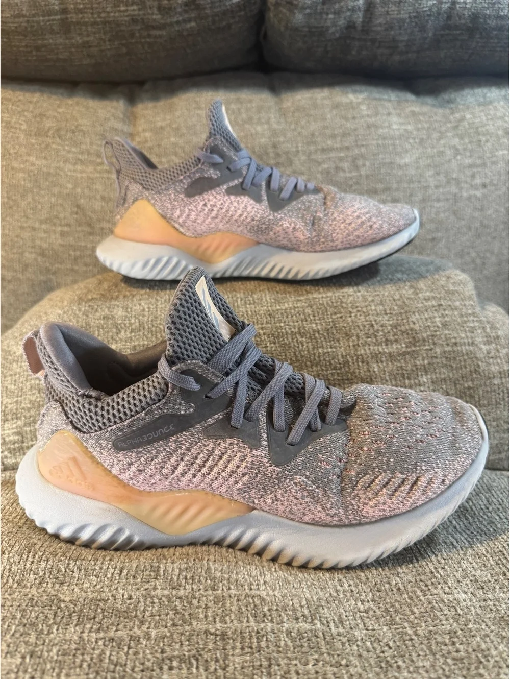 adidas Alphabounce Beyond Men’s Grey/Real Magenta/Clear Orange HWA1Y3001 Size 7